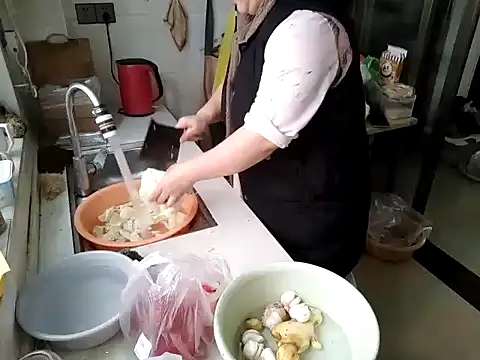 Weiwei5200 online show from 03-30-26, 07:20