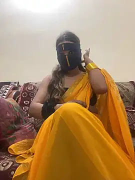 Snapshot of HoneyBearCpl chatting on 01-02-25, 04:02 HoneyBearCpl online show from 01-02-25, 04:02