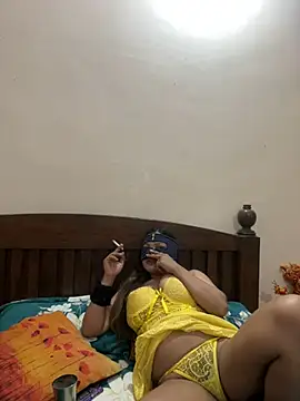 Snapshot of HoneyBearCpl chatting on 02-04-25, 04:50 HoneyBearCpl online show from 02-04-25, 04:50