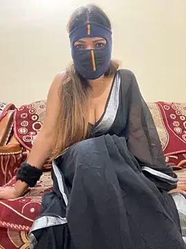 Snapshot of HoneyBearCpl chatting on 02-10-25, 04:47 HoneyBearCpl online show from 02-10-25, 04:47