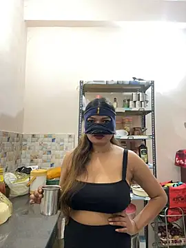 Snapshot of HoneyBearCpl chatting on 02-11-25, 04:13 HoneyBearCpl online show from 02-11-25, 04:13