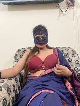 Snapshot of HoneyBearCpl chatting on 03-22-25, 07:53 HoneyBearCpl online show from 03-22-25, 07:53