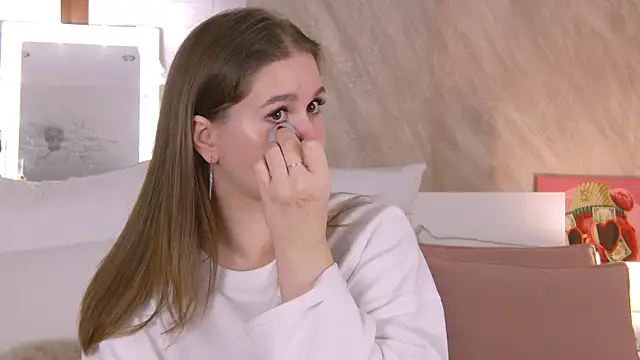 EllieHayes online show from 01-05-26, 08:34