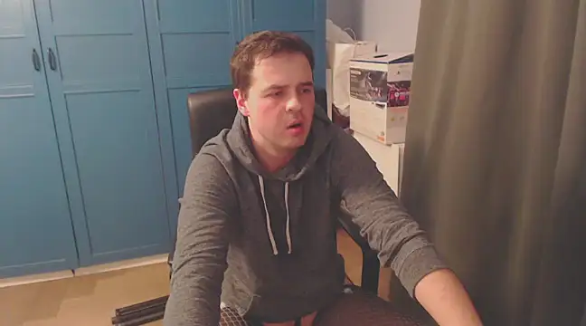 CuteMan33 online show from 12-24-24, 02:54