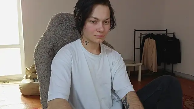 esajukyy online show from 07-18-26, 10:08