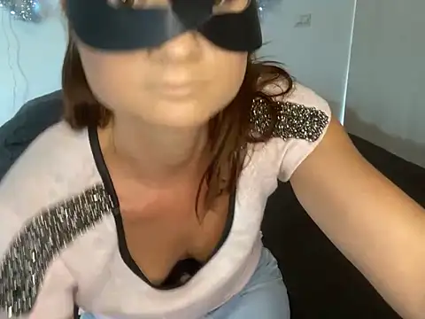 Snapshot of Samira-Summer chatting on 01-09-25, 03:12 Samira-Summer online show from 01-09-25, 03:12