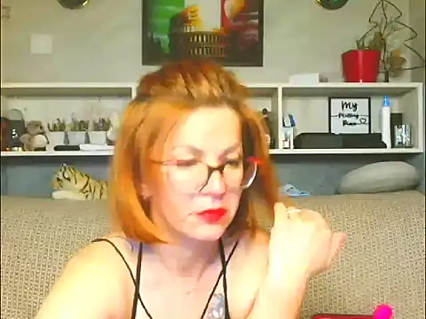 Snapshot of Natali3855 chatting on 06-06-26, 05:50 Natali3855 online show from 06-06-26, 05:50