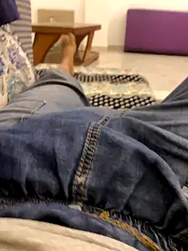 Snapshot of Lahcene chatting on 11-07-25, 01:44 Lahcene online show from 11-07-25, 01:44