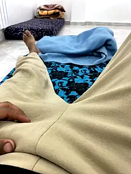 Snapshot of Lahcene chatting on 11-18-25, 07:07 Lahcene online show from 11-18-25, 07:07