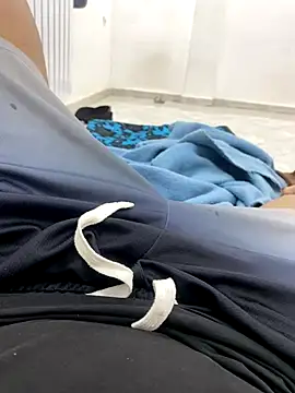 Snapshot of Lahcene chatting on 11-21-25, 07:34 Lahcene online show from 11-21-25, 07:34