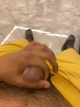 Snapshot of Lahcene chatting on 12-13-25, 10:26 Lahcene online show from 12-13-25, 10:26