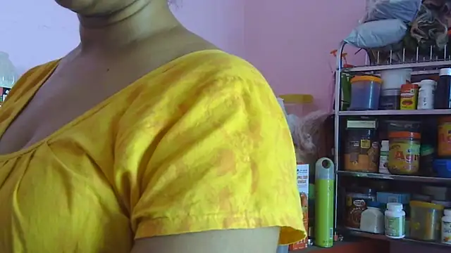 Snapshot of Suhana-sapna chatting on 06-17-26, 06:05 Suhana-sapna online show from 06-17-26, 06:05