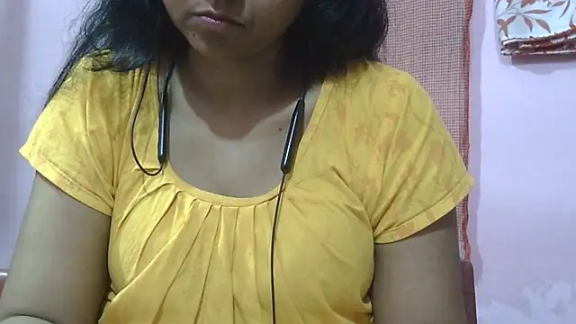 Snapshot of Suhana-sapna chatting on 07-23-26, 05:11 Suhana-sapna online show from 07-23-26, 05:11