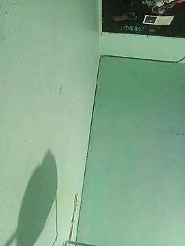 Snapshot of SiperoXxX chatting on 12-17-25, 09:15 SiperoXxX online show from 12-17-25, 09:15