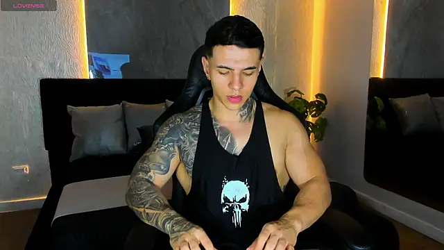 Flynn Riider online show from 06-17-26, 05:47