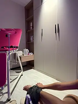 pinnnnnnk online show from 02-01-26, 12:04