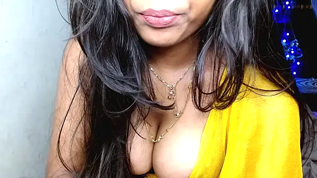 hinaa khan online show from 02-08-26, 04:10