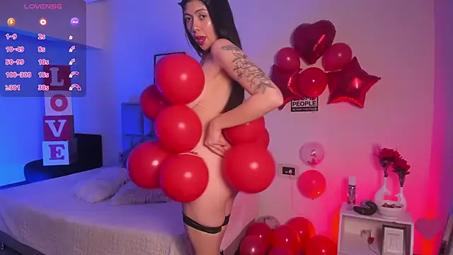 Snapshot of Aurora_Hotson chatting on 02-15-25, 12:04 Aurora Hotson online show from 02-15-25, 12:04