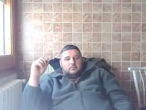  revianzip1 online show from 03-05-25, 12:55