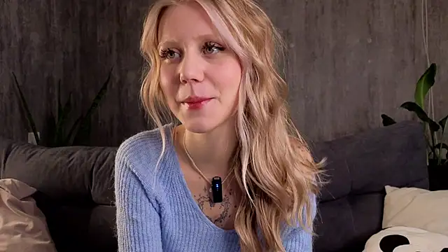 WiloneEsse online show from 02-18-25, 01:10