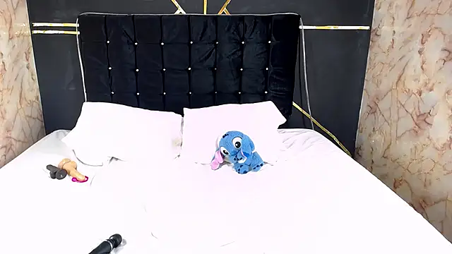 Snapshot of AmandaRobers chatting on 12-12-24, 05:37 AmandaRobers online show from 12-12-24, 05:37