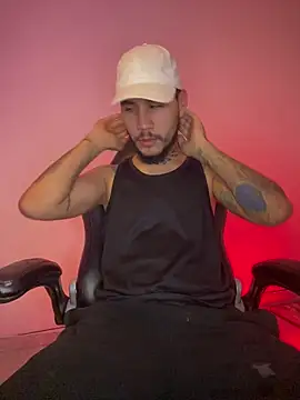 Junihn0 online show from 11-14-25, 09:13