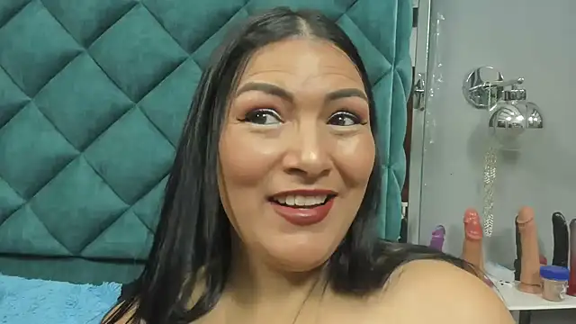 PENELOPELEWISs online show from 04-10-26, 12:16