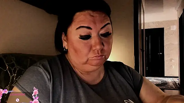 SexxyDreams1 online show from 09-30-25, 05:12