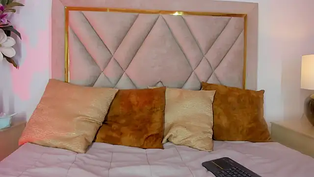 chloe wilson7 online show from 11-18-25, 02:17