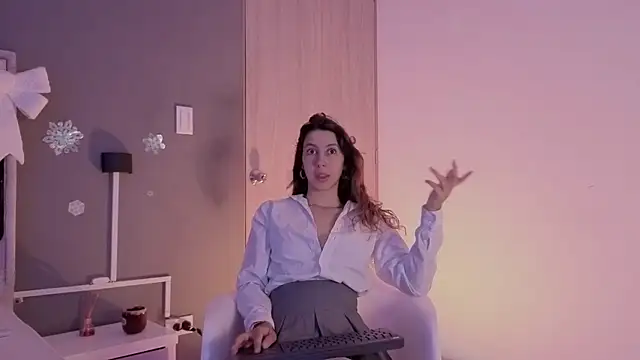 jolie lov online show from 11-28-25, 01:25