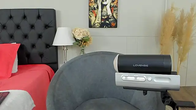 Snapshot of Robin_Rief chatting on 03-21-25, 03:22 Robin Rief online show from 03-21-25, 03:22