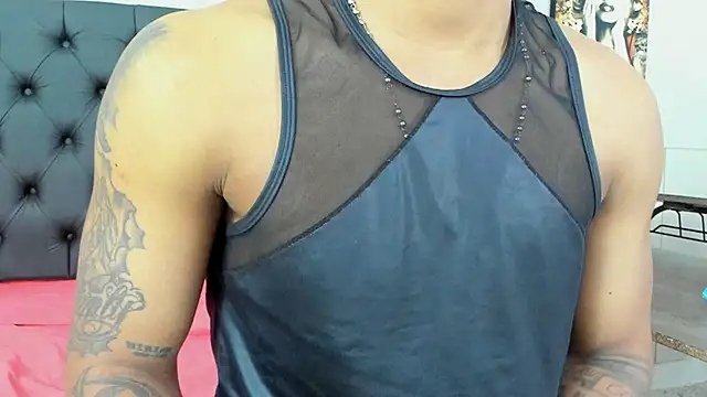 Snapshot of Robin_Rief chatting on 03-22-25, 03:41 Robin Rief online show from 03-22-25, 03:41