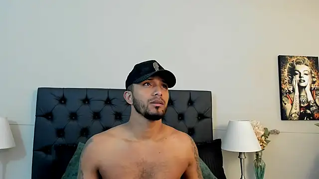 Snapshot of Robin_Rief chatting on 09-16-25, 03:40 Robin Rief online show from 09-16-25, 03:40