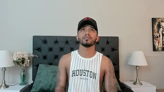 Snapshot of Robin_Rief chatting on 09-18-25, 03:30 Robin Rief online show from 09-18-25, 03:30