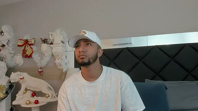 Robin Rief online show from 12-04-25, 03:49