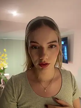 NicoleCut online show from 03-25-26, 09:59