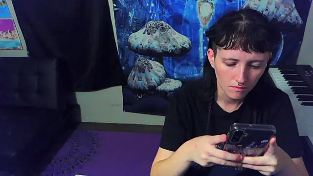  hellostormy  online show from 10-31-25, 09:10