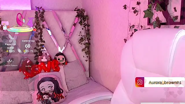 Aurora Brownn online show from 11-25-25, 04:23