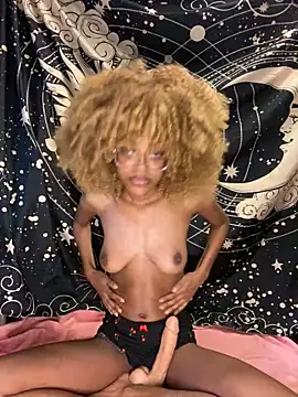 Rosie Bee online show from 12-20-24, 06:08