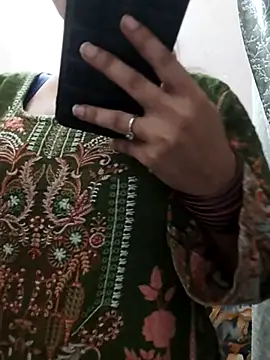 Haniya-143 online show from 10-26-25, 01:06