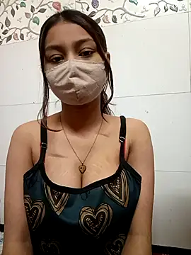 Snapshot of Alina_398 chatting on 02-05-25, 01:44 Alina 398 online show from 02-05-25, 01:44