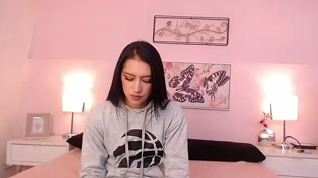 sara17  online show from 10-19-25, 01:39