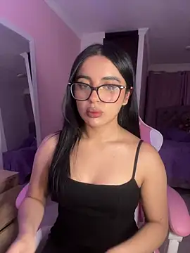 Snapshot of Emily-14 chatting on 04-29-26, 04:38 Emily-14 online show from 04-29-26, 04:38