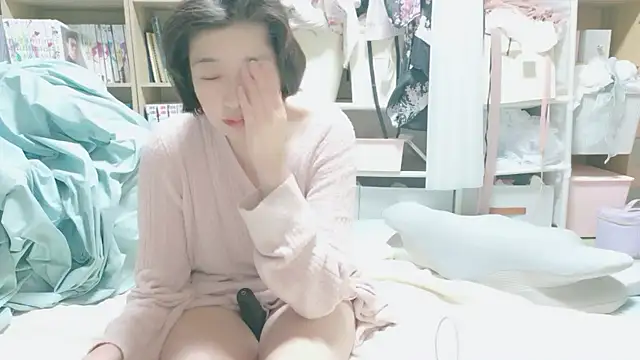 Snapshot of morikawa_sayaka chatting on 06-22-26, 12:35 morikawa sayaka online show from 06-22-26, 12:35