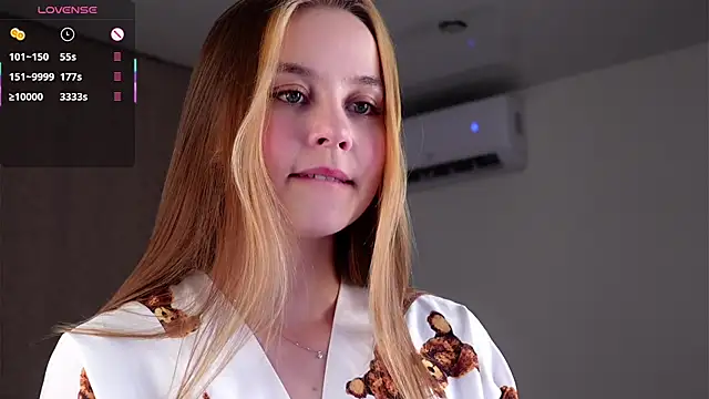 Snapshot of FalineDowlen chatting on 02-11-25, 01:41 FalineDowlen online show from 02-11-25, 01:41