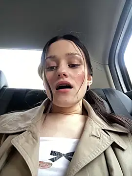 Mia Mia M online show from 04-18-26, 04:00