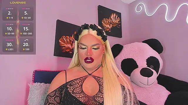 Snapshot of Missisabella_ chatting on 09-19-25, 12:56 Missisabella online show from 09-19-25, 12:56