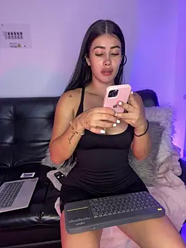 Snapshot of Sweet_and_caramel chatting on 01-30-25, 05:28 Sweet and caramel online show from 01-30-25, 05:28