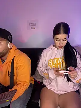 Snapshot of Sweet_and_caramel chatting on 02-02-25, 02:24 Sweet and caramel online show from 02-02-25, 02:24