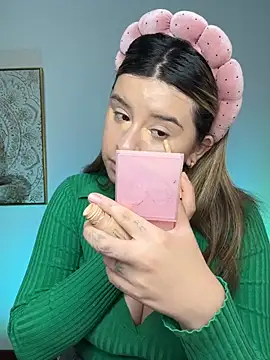 Snapshot of SaraBraun_ chatting on 07-16-26, 04:02 SaraBraun online show from 07-16-26, 04:02